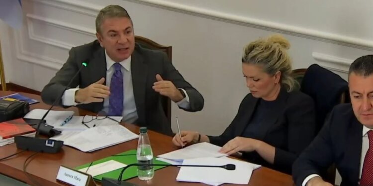 Ligji i ri mbi konfliktin e interesit, Gjiknuri: Po e pengoni pedagogun të ushtrojë profesionin e mjekut, do ketë pasoja të rënda në shumë sektorë.