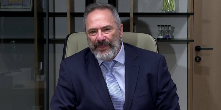 Linjën Tiranë-Toronto: Fluturime direkte Shqipëri-Kanada, një ngjarje historike për herë të parë.