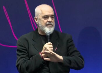 “Lista e bardhë mund të kthehet në të zezë”, Rama i përgjigjet ndërtuesit: Punoja me ju për më shumë se 20 vite, fajin e keni…