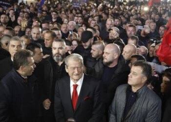 Live: Protesta Kombëtare e PD për Qeverinë Teknike, Opozita e Kërkon Largimin e Edi Ramës