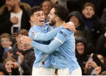 Manchester City mposht Sunderlandin e Granit Xhakës, afron distancën me Arsenalin në krye të tabelës