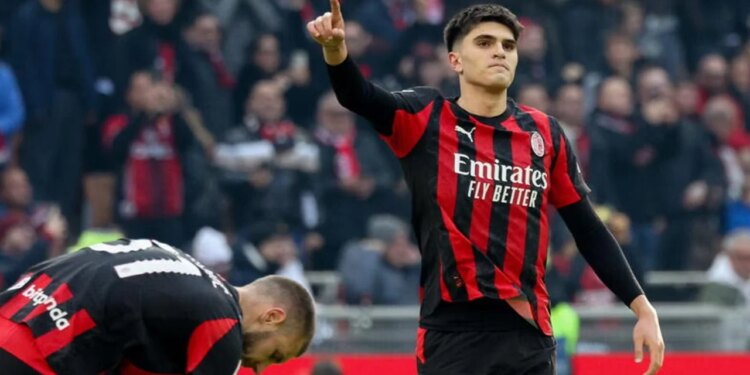 Milani “ndalet” në garën për titull, kuqezinjtë tronditen nga Sassuolo në ‘San Siro’