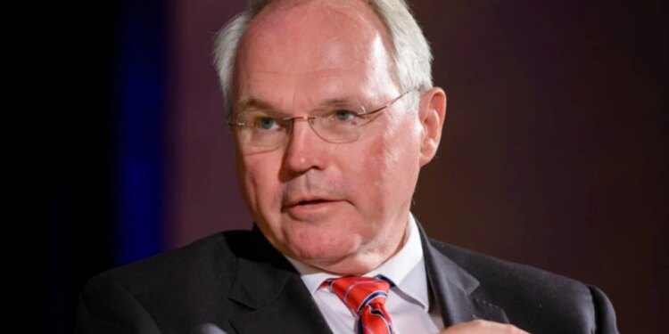 Misionarët e Tranzicionit Shqiptar: Diplomati Amerikan Rrëfen Përjetimet e tij nga Rënia e 'Murit Shqiptar' në 'Exclusive'