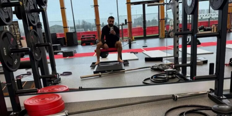 Mohamed Salah i Liverpoolit, egjiptiani stërvitet vetëm në palestër…