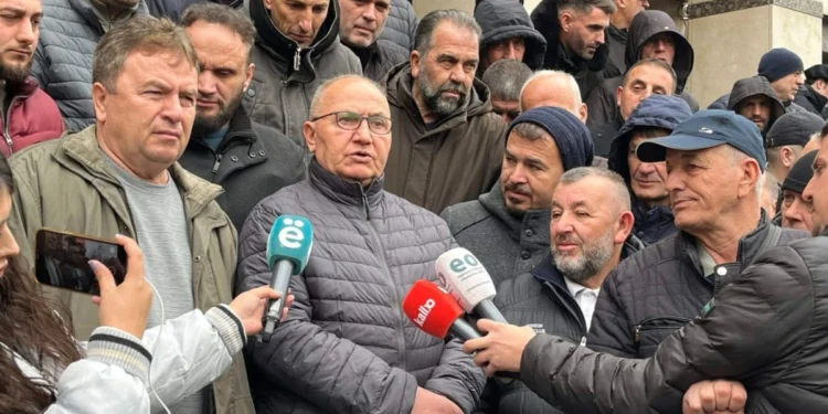 Mungesa e financimeve nxit radikalizimin e protestave, paralajmërohet bllokimi i akseve rrugore.