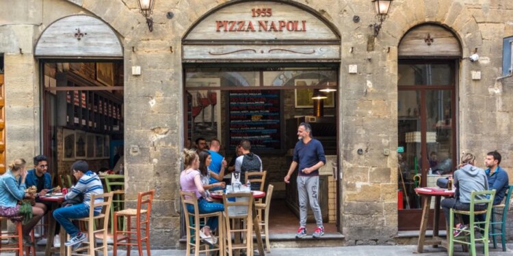 Napoli shpallet “mbretëresha” e ushqimit për vitin 2025, ja pozita e Shqipërisë në këtë rangim.