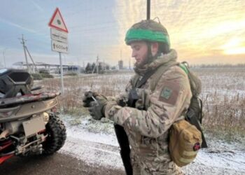 “Ne nuk do të dorëzohemi”/ Në mes të llogoreve, “dhëmbëve të dragoit” dhe rrjetave kundër dronëve, fortesa e Donbasit qëndron e fortë përballë ofensivës ruse