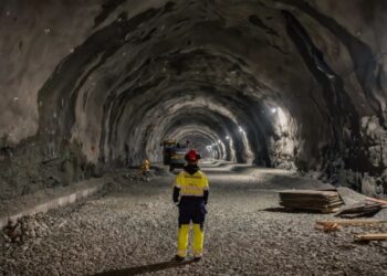 Norvegjia fillon ndërtimin e tunelit nëndetar më të gjatë dhe më të thellë në botë për të lidhur qytetet kryesore.