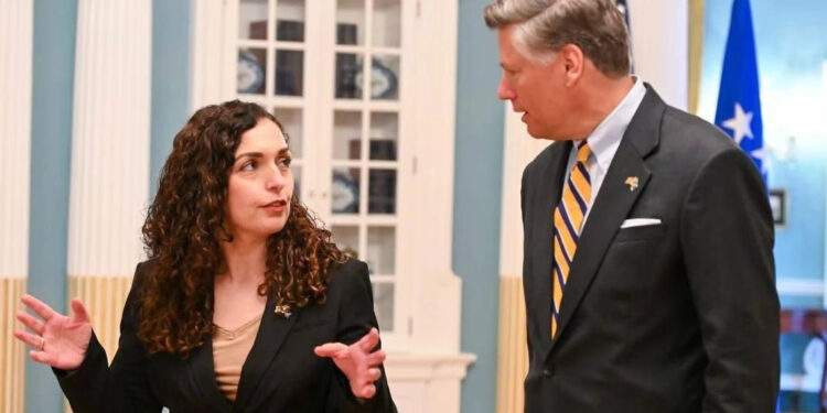 Osmani takohet me zëvendëssekretarin amerikan të Shtetit, Christopher Landau