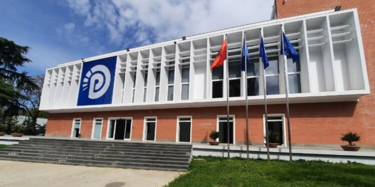 PD kërkon nga Peleshit: Mblidh Këshillin e Mandateve të martën për të shqyrtuar dosjen e Ballukut