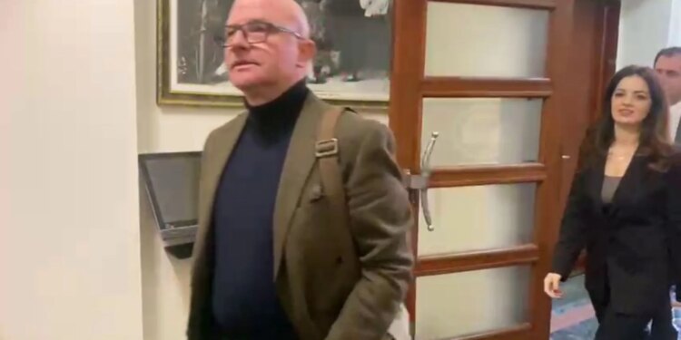 PS kërkon përjashtimin e 29 deputetëve të PD pas konflikteve në Kuvend, demokratët ndihen të ftuar në mbledhjen e Sekretariatit të Etikës.