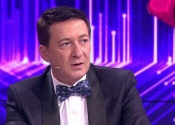 Pas deklaratave të spikatura, Arjan Konomi kthehet në Top Channel!