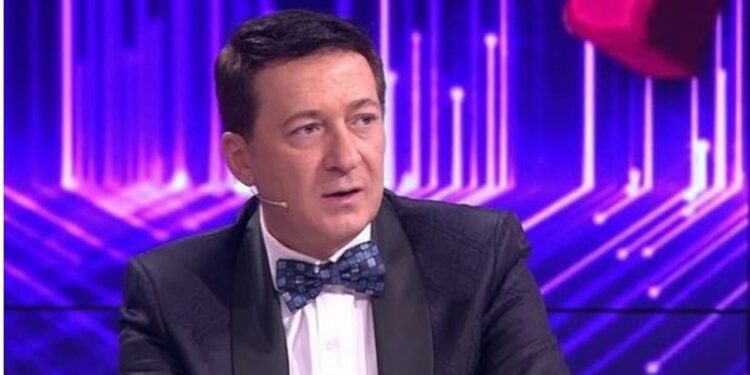 Pas deklaratave të spikatura, Arjan Konomi kthehet në Top Channel!