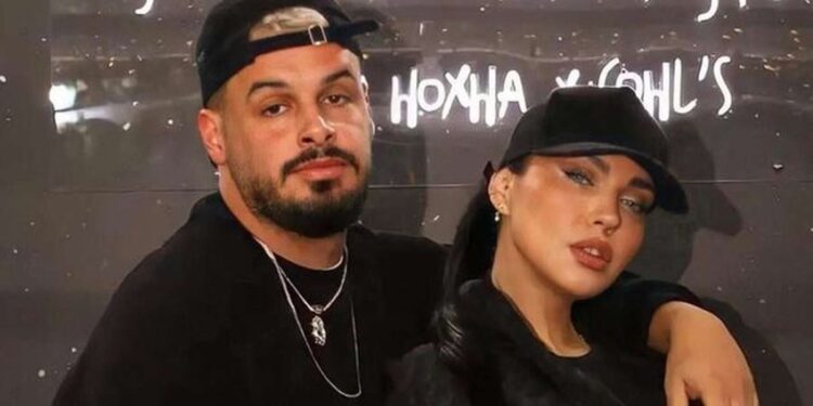 Pasi katër vitesh së bashku, Einxhel Shkira dhe DJ Dagz e bëjnë lidhjen e tyre zyrtare... në mënyrë virtuale!