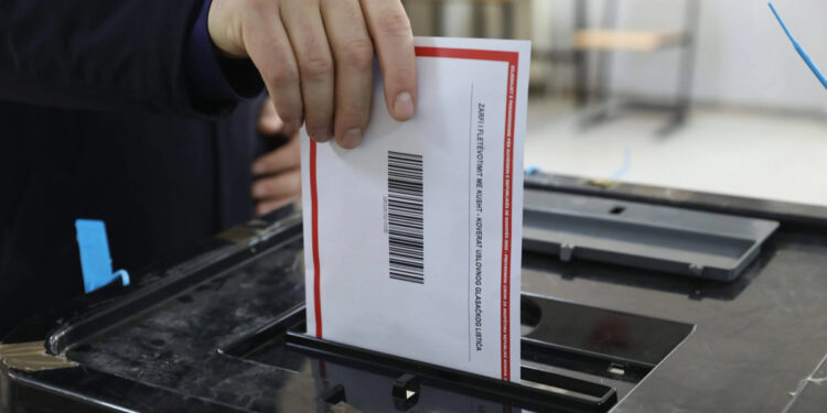 Për afro 760 mijë qytetarë, votimi u shfrytëzua deri në orën 17:00.