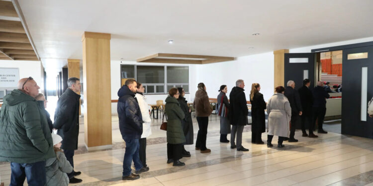 “Përpjekjet për të zgjidhur krizën” – titujt e mediave ndërkombëtare mbi zgjedhjet në Kosovë