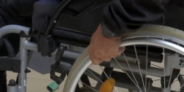 Personat me aftësi të kufizuara nuk raportojnë vonesat në shpërndarjen e pajisjeve ndihmëse.