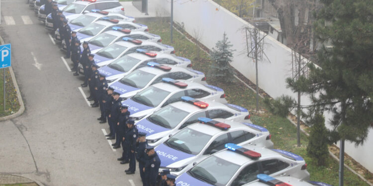 Policia e patrullimit merr 41 automjete të reja