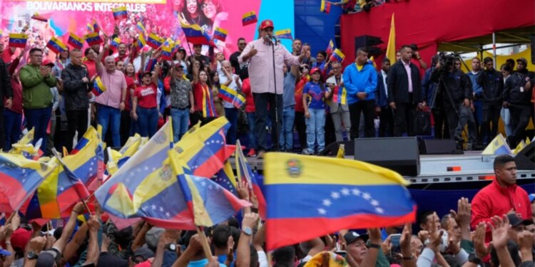 “Populli është me ty”: Protestë në Karakas kundër agresionit amerikan, Maduro thekson: Duam paqe me sovranitet kombëtar, jo paqe nënshtrimi.