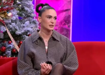 “Pse nuk e kuptova më herët? Pse nuk isha në gjendje të ndihmoja më shumë?”/ Vëllai i hapi fundin vetes me armën e shërbimit, Sheila Haxhiraj në lot: Pengu im…