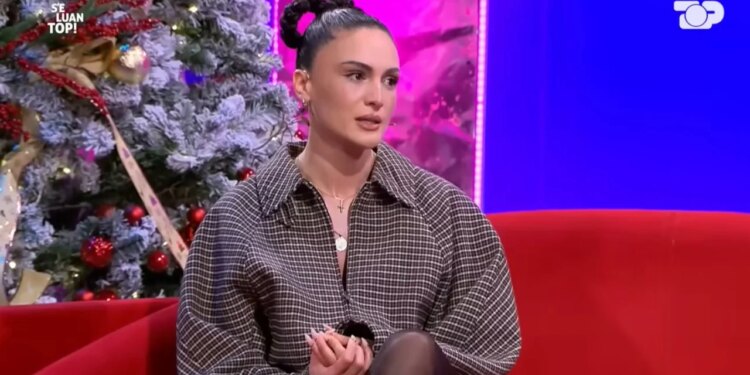 “Pse nuk e kuptova më herët? Pse nuk isha në gjendje të ndihmoja më shumë?”/ Vëllai i hapi fundin vetes me armën e shërbimit, Sheila Haxhiraj në lot: Pengu im…