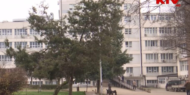 Psikologët Klinike shprehin shqetësime për një ngarkesë të shtuar para provimit përfundimtar.