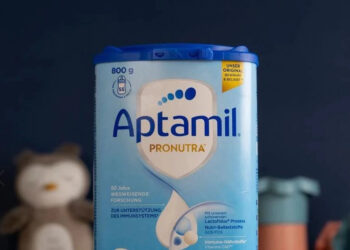 Qumështi "Aptamil" tërhiqet nga tregu për shkak të zbulesës së një bakterie.