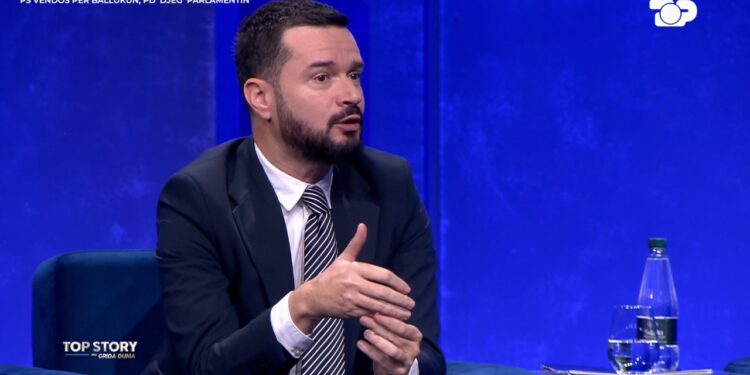 "Rama, Master at Energizing the SPAK" / Curri on Top Story: Together with Berisha, they have an agreement to amend the Constitution.