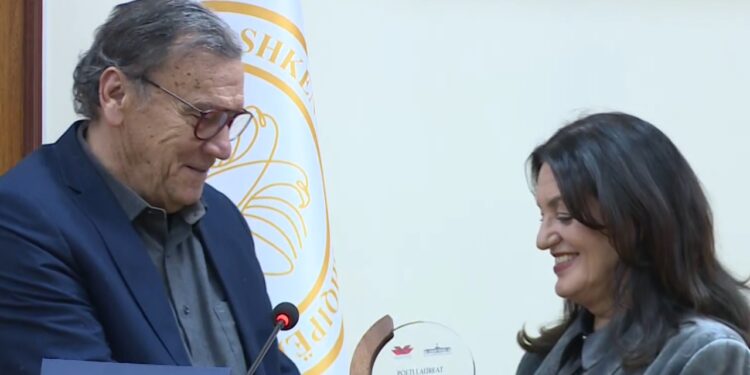 Rita Petro shpallet Poete Laureate nga Qendra Kombëtare e Librit