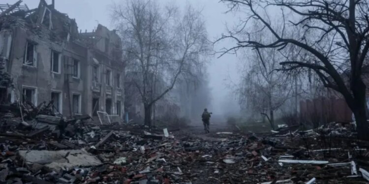 Rusia vazhdon avancimin në territorin ukrainas, banorët ukrainas po ikin nga shtëpitë e tyre në mes të dimrit.