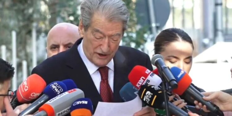 Sali Berisha ndodhet në SPAK, përmbush kërkesën për paraqitje të detyrueshme