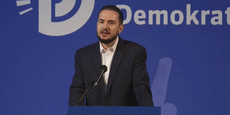 “Shkaku i mungesës së burrërisë nuk mund të jetë një tjetër problem për PD-në,” thotë Salianji nga Elbasani: Berisha pyet për mbledhjet tona, në vend që të...