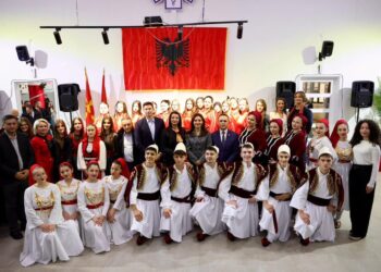 Shqiptarët kanë pasion e shpirt të kuq: Spiropali viziton Komunën e Tetovës, një qendër dinamike arsimore, kulturore dhe shoqërore në rajon