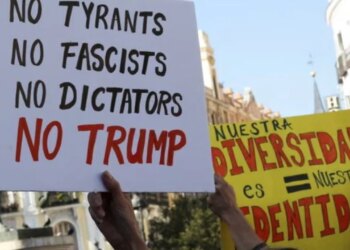 Sondazhi zbulon: Pothuaj gjysma e europianëve e konsideron Donald Trump si “kundërshtar të Europës”