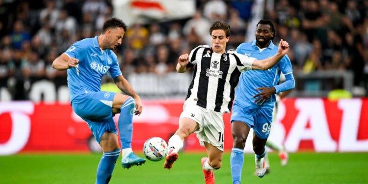 Spalletti dhe Conte: Trajnerët përballen me sfida të mëdha para ndeshjes Napoli-Juventus.