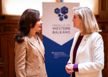 Spiropali dhe Kaja Kallas në takimin e miqve të Ballkanit Perëndimor: Zgjerimi dhe integrimi i Europës siguron të ardhmen e rinisë sonë.