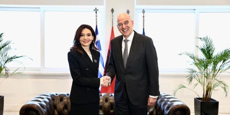 Spiropali në Athinë me Ministrin e Mbrojtjes: Shqipëria dhe Greqia forcojnë bashkëpunimin strategjik për sigurinë, Tirana pret Samitin e NATO-s në 2027.