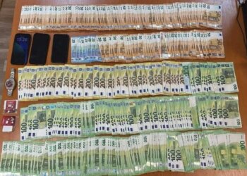 Suedezi i arrestuar në Kosovë si pjesë e një grupi kriminal të organizuar/ Gjetjet në shtëpi: mijëra euro dhe një Rolex