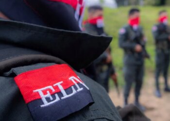 Sulm me dronë në afërsi të kufirit me Venezuelën, gjashtë ushtarë të humbur dhe dhjetëra të plagosur në Kolumbi