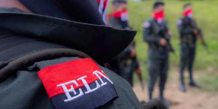 Sulm me dronë në afërsi të kufirit me Venezuelën, gjashtë ushtarë të humbur dhe dhjetëra të plagosur në Kolumbi