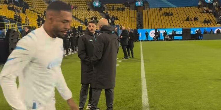 Superkupa e Italisë Napoli-Bolonja dështoi në Riad, vendet bosh të fshehura nën tendat... për t'u shmangur vështrimeve.