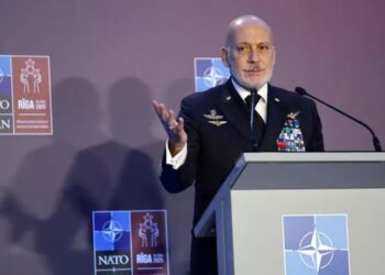 Tension i lartë mes NATO-s dhe Rusisë: Shefi ushtarak thotë se po shqyrtojmë një strategji më agresive, Moska i quan ata të papërgjegjshëm.