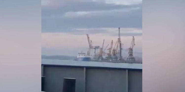 Tensionet në Detin e Zi: Rusia shkatërron tre anije turke pas bisedës telefonike midis Erdogan dhe Putin