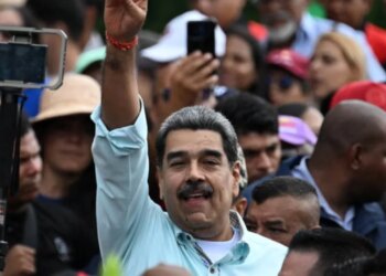 Tensionet në Karaibe rriten: Trump vendos sanksione të reja dhe kërcënon Venezuelën, Maduro shpall “epokën e piraterisë amerikane”