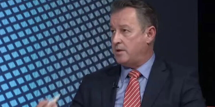 Tolaj nga AAK: Është momenti që mjekët të pranohen nga shteti