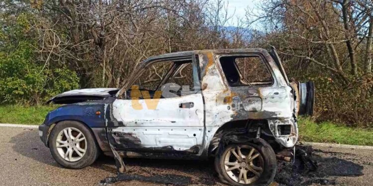 Tragjedi në Greqi: Një individ humb jetën në flakët e makinës, ndërkohë që shtëpia e tij shpërthen në zjarr