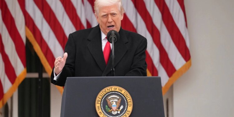 Trump mbështet publikisht kandidatın e ekstremit të djathtë në zgjedhje, duke akuzuar autoritetet e Hondurasit për manipulim të procesit zgjedhor.