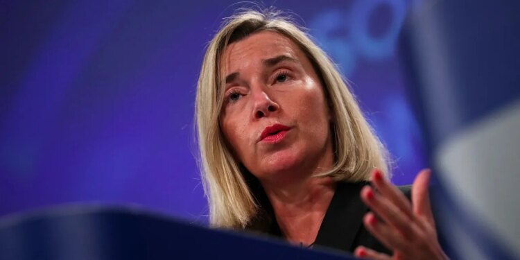 U akuzua për mashtrim dhe korrupsion në prokurim, Federica Mogherini lirohet pas mesnatës.