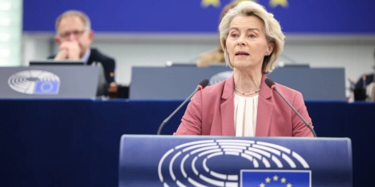 Ukraina në rrezik të krizës financiare, Von der Leyen paraqet dy mundësi për ndihmë nga BE.