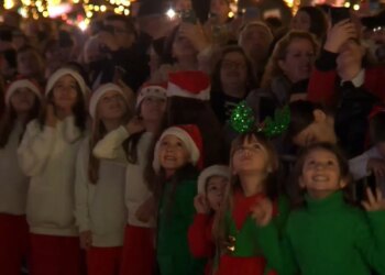 VIDEO/ Festat e Dëntorit: Shkodra ndriçon në mënyrën më magjike në të gjithë Shqipërinë, ofron një spektakël të jashtëzakonshëm